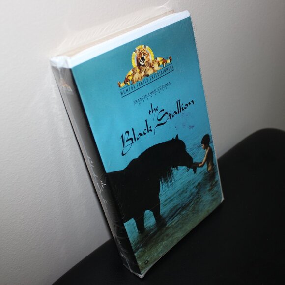 3/$55❤️sealed The Black Stallion (1979) Clamshell VHS 1994 MGM UA - Picture 1 of 7